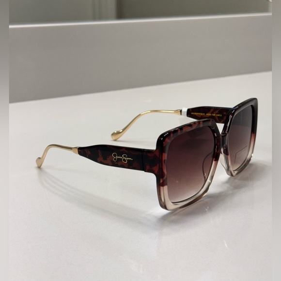 Jessica Simpson Butterfly Sunglasses with Gold Accents and Gradient Lenses 🦋NWT🦋 - Picture 2 of 7